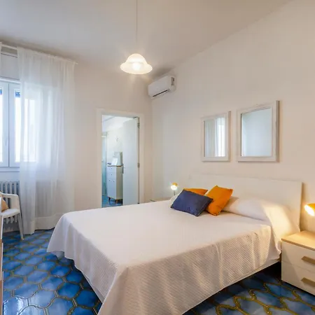Guesthost - Marico With Parking Apartamento Campi Salentina