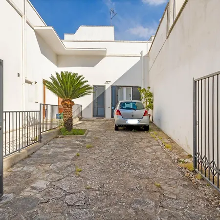 Guesthost - Marico With Parking *